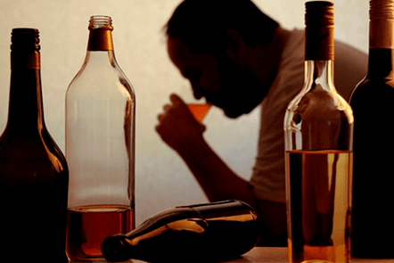 Les boissons alcoolisées affectent négativement la puissance masculine