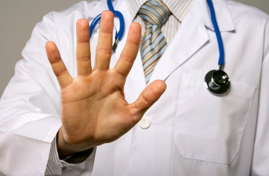 Le médecin donne des contre-indications à l'utilisation d'herbes pour la puissance